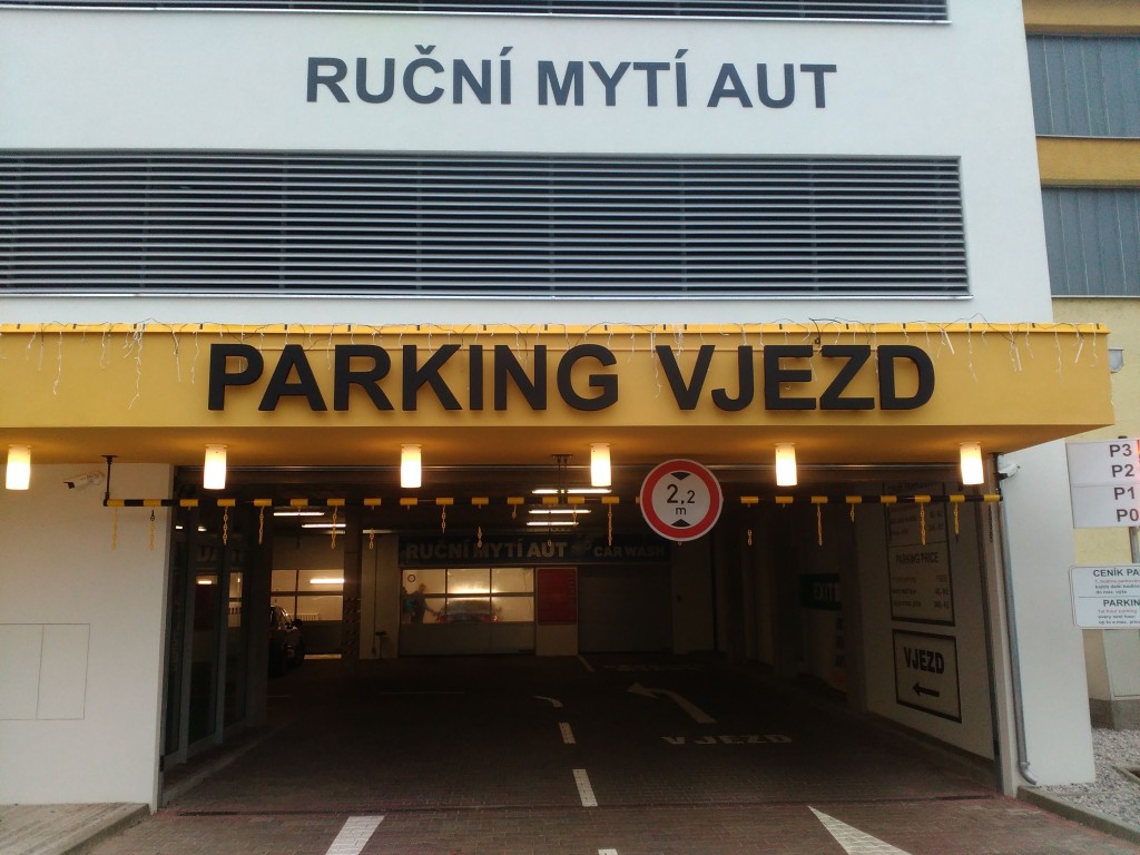 3D logo pismo_parking.jpg
