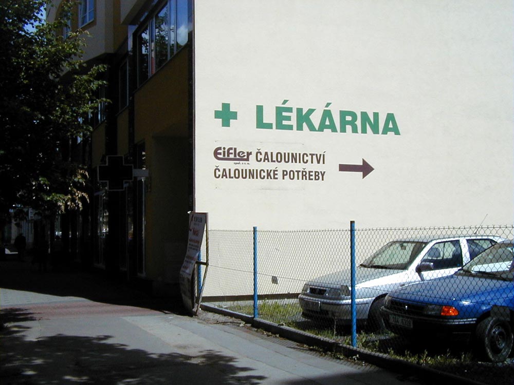 malba na omitku lekarna 01.jpg